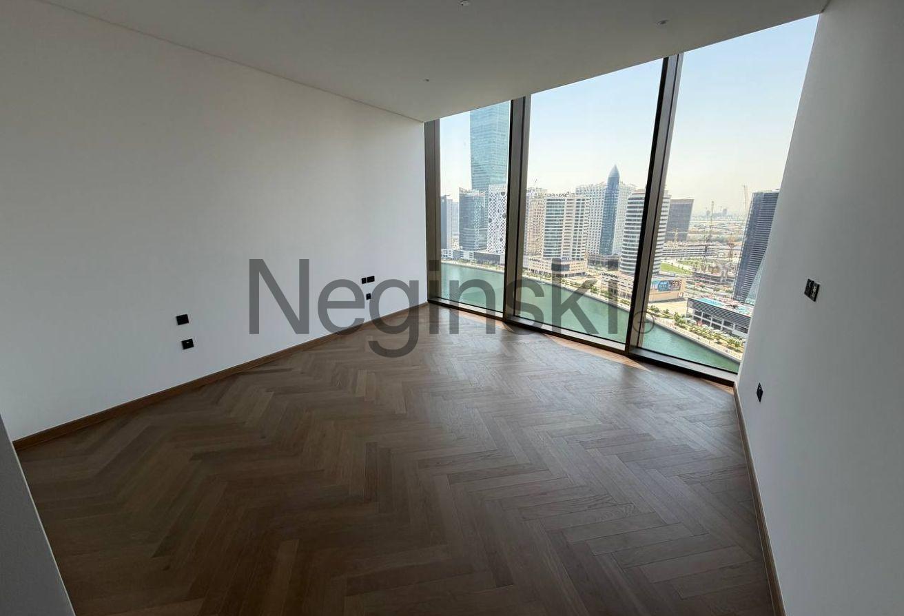 Largest 3BR+Maids | Full Canal View photo 19