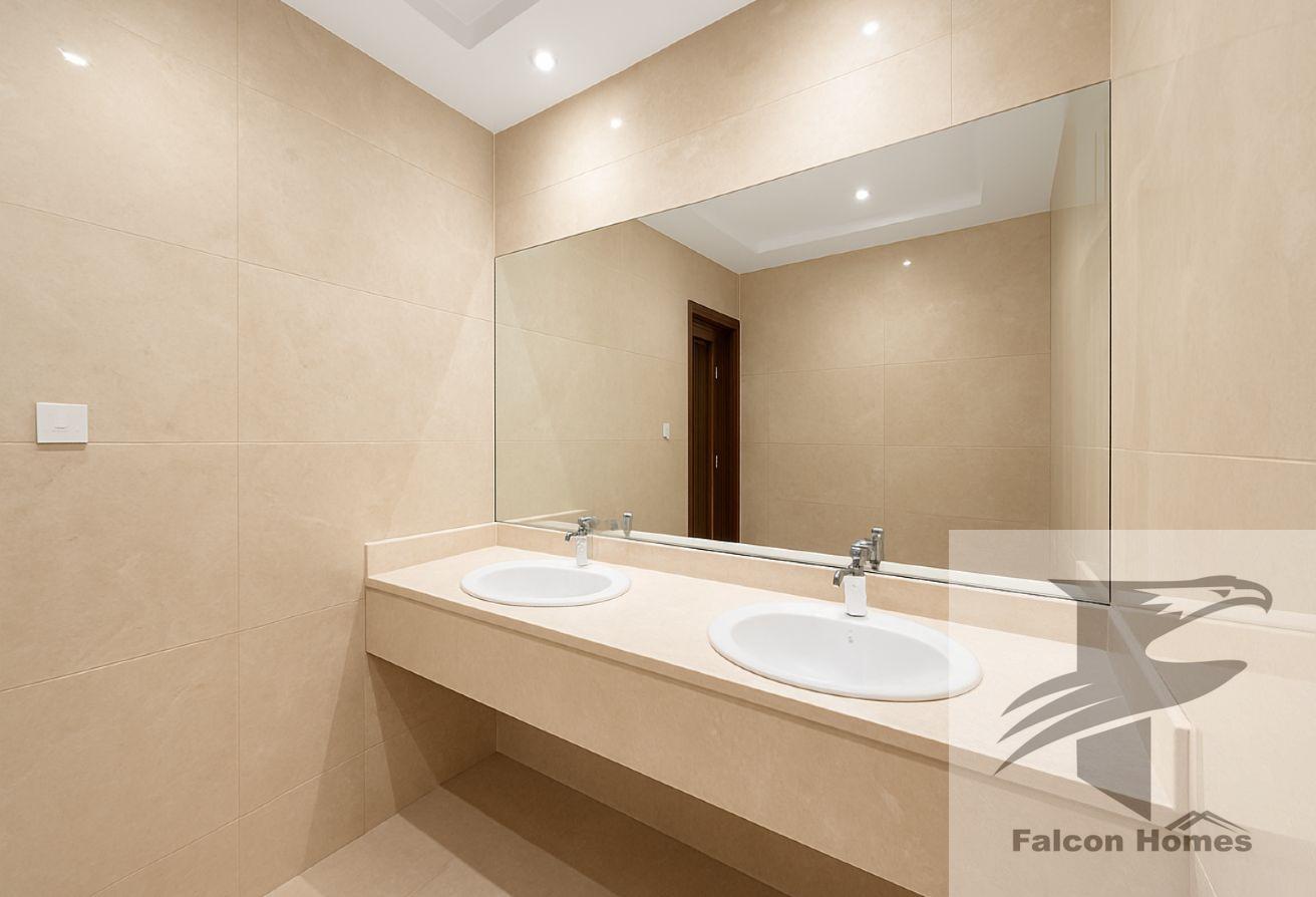 Spacious 6BR Villa with Private Pool and Garden photo 8