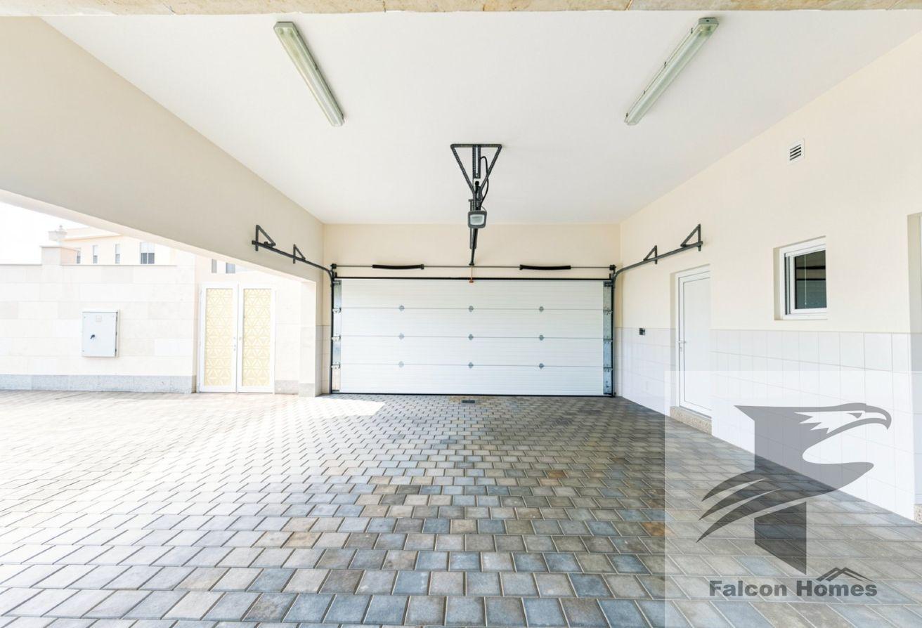 Spacious 6BR Villa with Private Pool and Garden photo 23