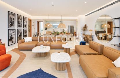 Apartment - 4 Bedrooms - 5 Bathrooms for sale in The One JBR - Jumeirah Beach Residence - Dubai