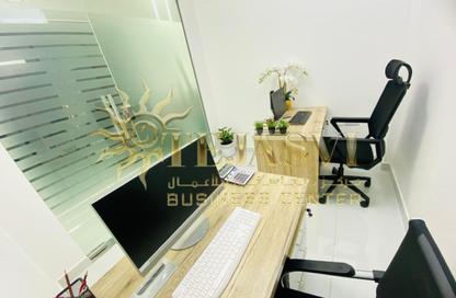 Office Space - Studio - 1 Bathroom for rent in Red Avenue - Al Garhoud - Dubai