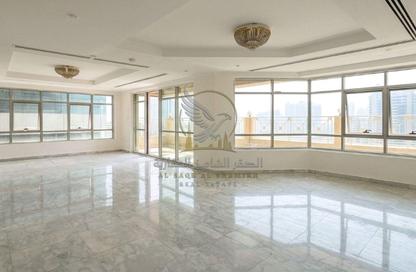 Apartment - 5 - 7 for rent in Al Majaz 3 - Al Majaz - Sharjah Apartment - 5 - 7 for rent in Al Majaz 3 - Al Majaz - Sharjah