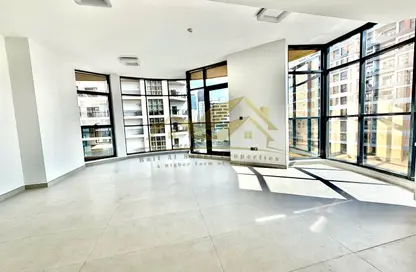 Apartment - 2 Bedrooms - 3 Bathrooms for rent in Jumeirah Garden City - Al Satwa - Dubai