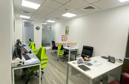 Business Centre - Studio for rent in Latifa Tower - Sheikh Zayed Road - Dubai
