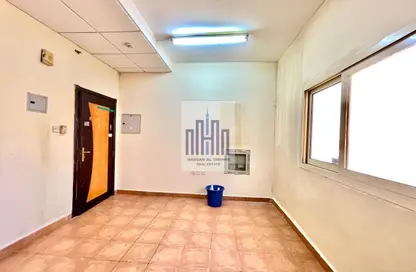 شقة - 1 حمام للايجار في مبنى مويلح - مويلح - الشارقة