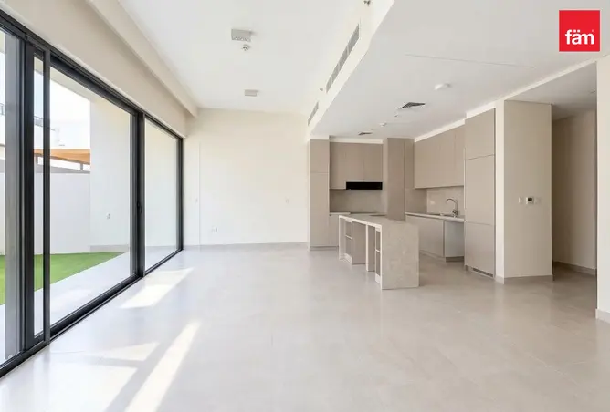 156194023 - Property Image 3
