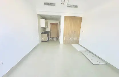 Apartment - 1 Bathroom for rent in L'Olivier Residence - International City Phase 2 - Al Warsan 4 - Al Warsan - Dubai
