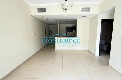 Apartment - 2 Bedrooms - 2 Bathrooms for rent in Mazaya 24 - Queue Point - Liwan - Dubai