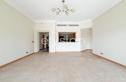 Apartment - 2 Bedrooms - 3 Bathrooms for rent in Al Shahla - Shoreline Apartments - Palm Jumeirah - Dubai