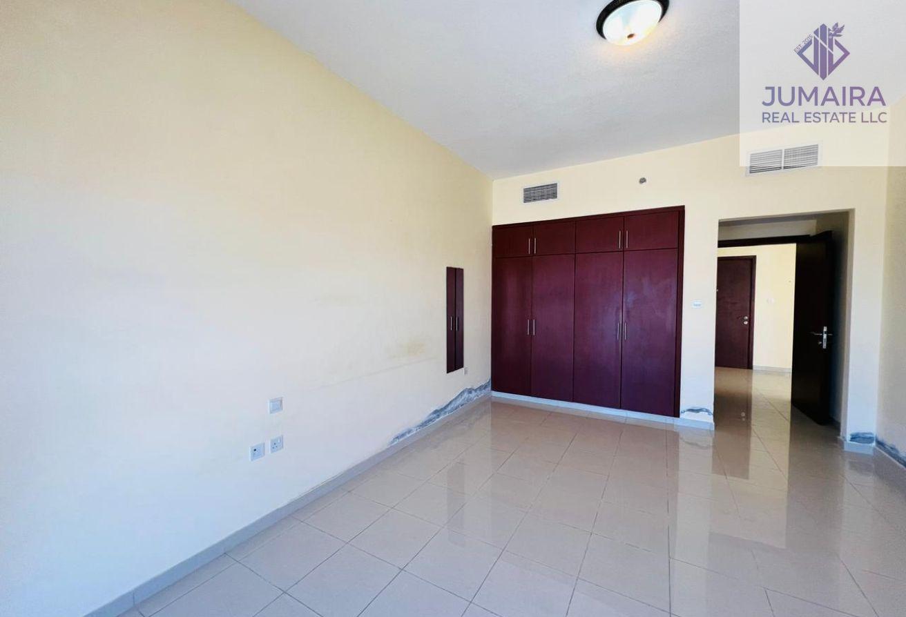 Bright 1-Bed Apartment Featuring Big Balcony/Sale