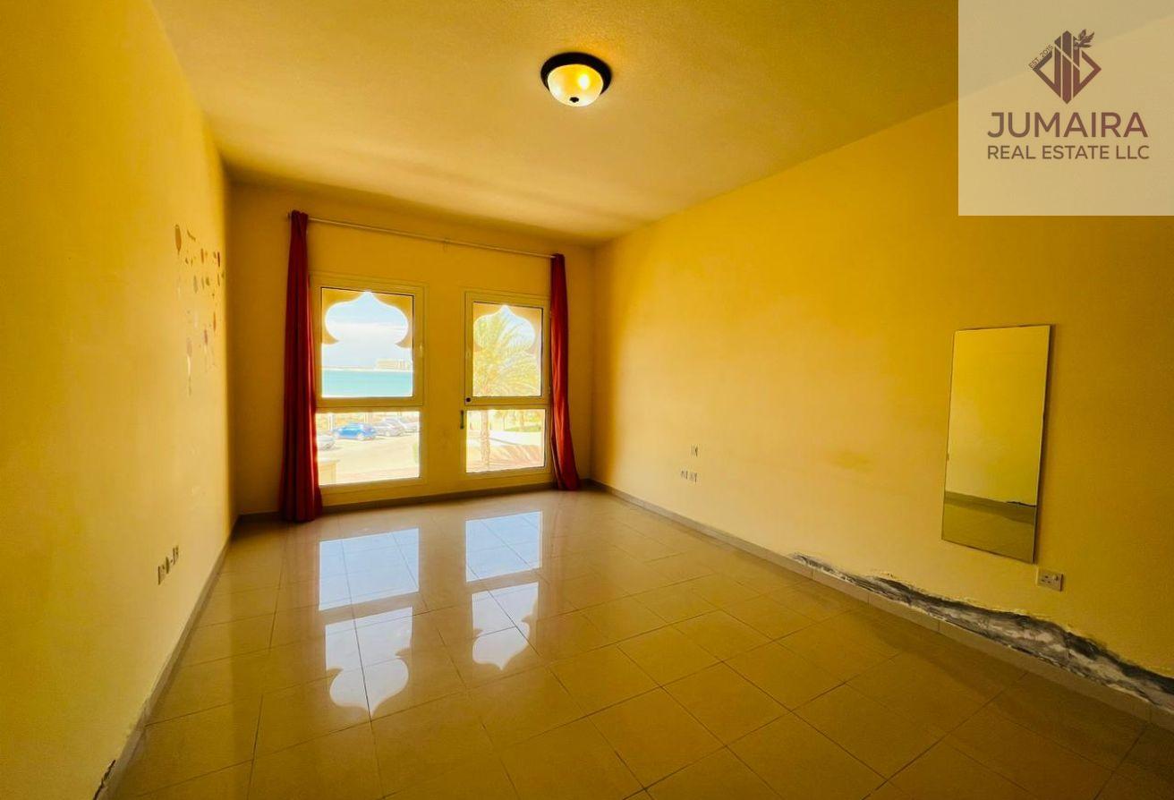 Bright 1-Bed Apartment Featuring Big Balcony/Sale