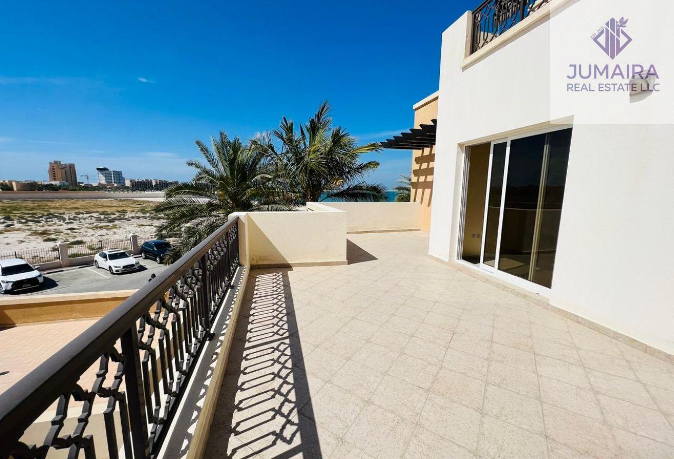 Bright 1-Bed Apartment Featuring Big Balcony/Sale