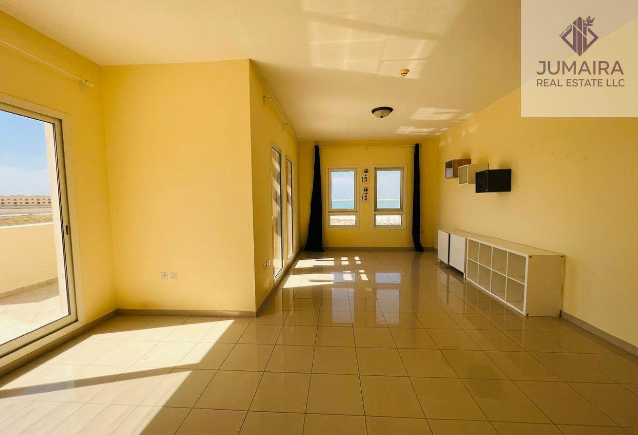 Bright 1-Bed Apartment Featuring Big Balcony/Sale