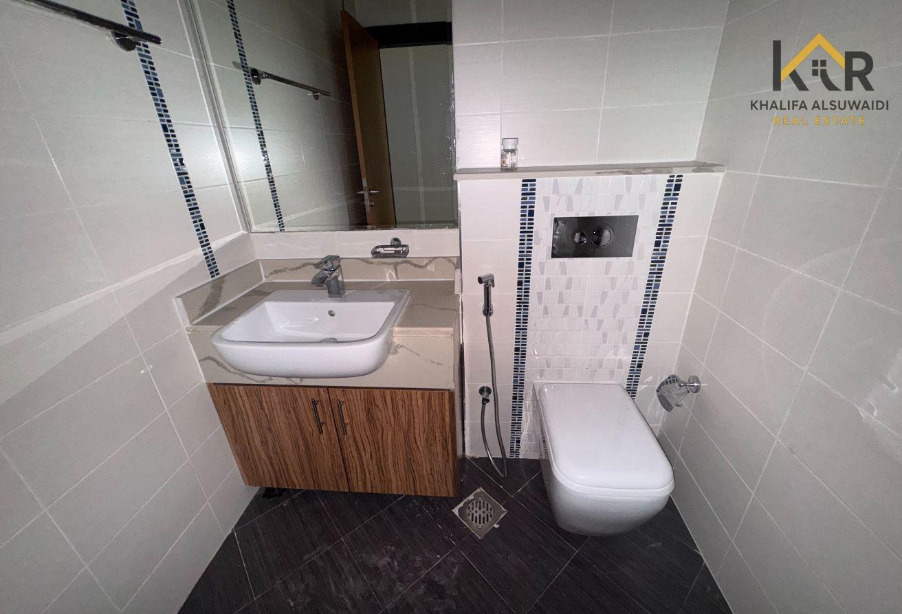 Fully Furnished | Modern| Prime Location photo 8