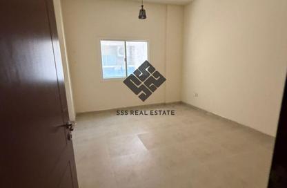 سكن الموظفين - استوديو - 5 حمامات للايجار في أم درع - أم القيوين
