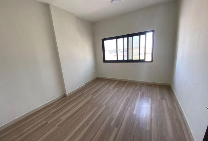 75402139 - Property Image 3