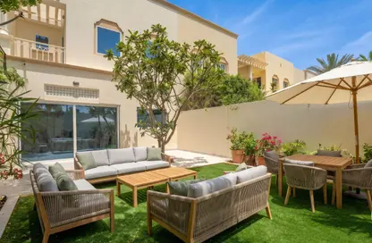 فيلا - 3 غرف نوم - 3 حمامات للبيع في الينابيع 3 - الينابيع - دبي