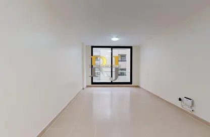 Apartment - Studio - 1 Bathroom for rent in Golden Sands 6 - Mankhool - Bur Dubai - Dubai
