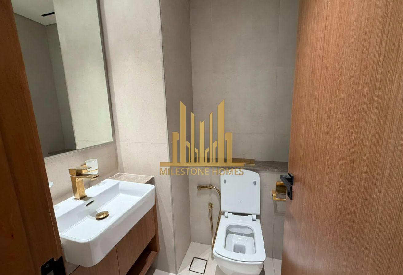 Exclusive Modern 1BR | Lowest Price | Balcony photo 6