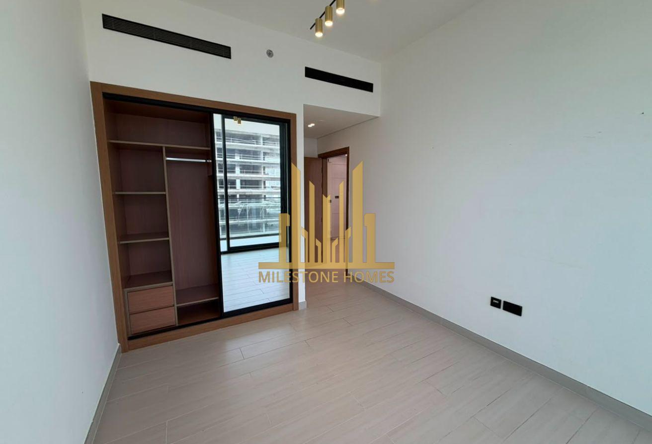 Exclusive Modern 1BR | Lowest Price | Balcony photo 7