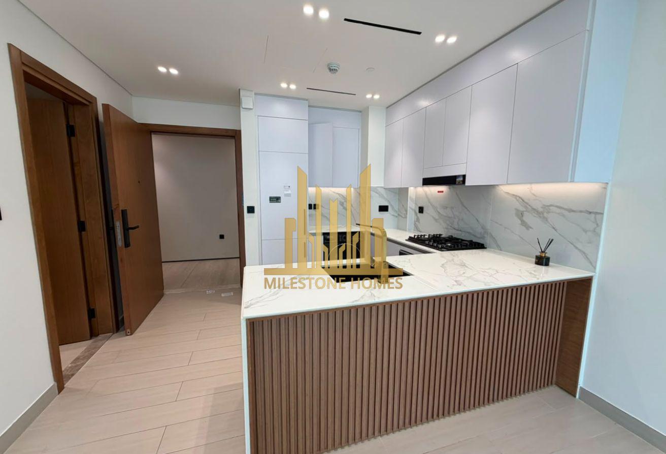 Exclusive Modern 1BR | Lowest Price | Balcony photo 4