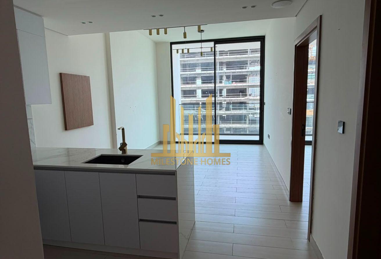 Exclusive Modern 1BR | Lowest Price | Balcony photo 8