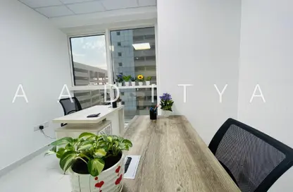 مكتب - غرفة نوم - 1 حمام للايجار في أسبن - شارع الشيخ زايد - دبي