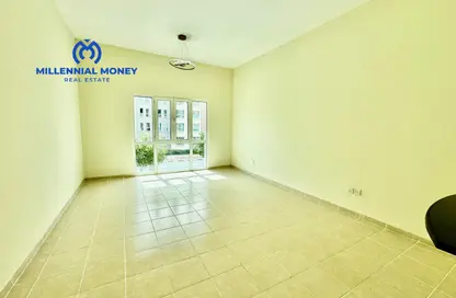 شقة - 1 حمام للايجار في مبني رقم 256 - طراز أمريكي - ديسكفري جاردنز - دبي شقة - 1 حمام للايجار في مبني رقم 256 - طراز أمريكي - ديسكفري جاردنز - دبي
