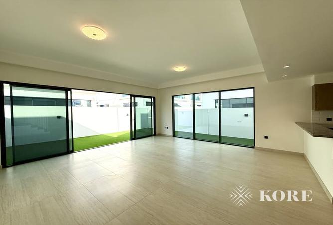 Ready Garden | Kitchen Equipped | Corner Villa — photo 3