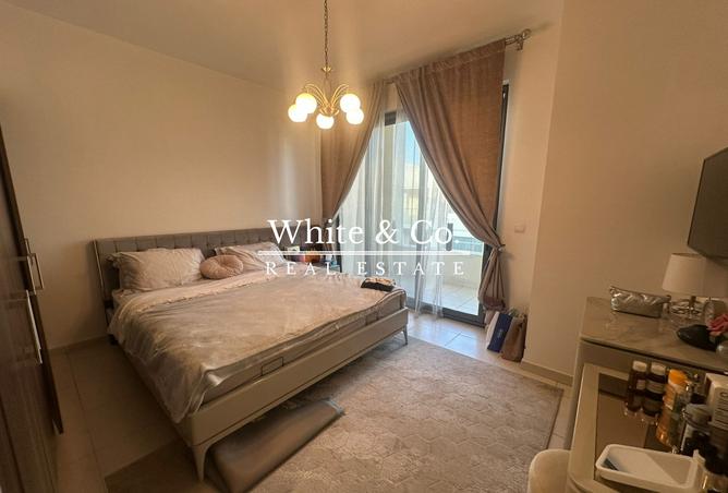 Landscaped |Unfurnished| Available Oct photo 3
