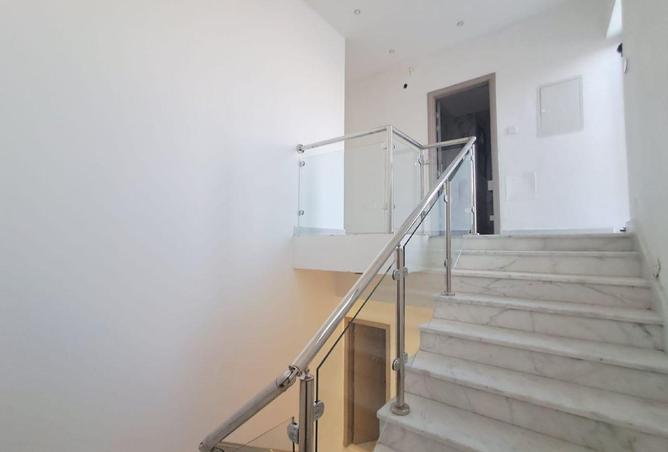 100426010 - Property Image 3