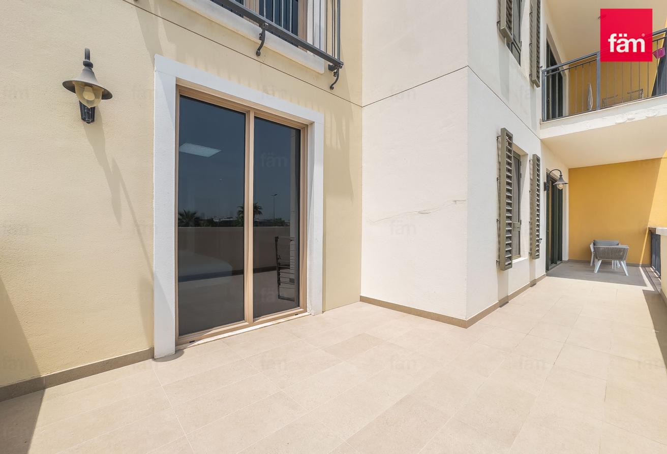 Spacious Balcony | Corner Unit | Seaview photo 21