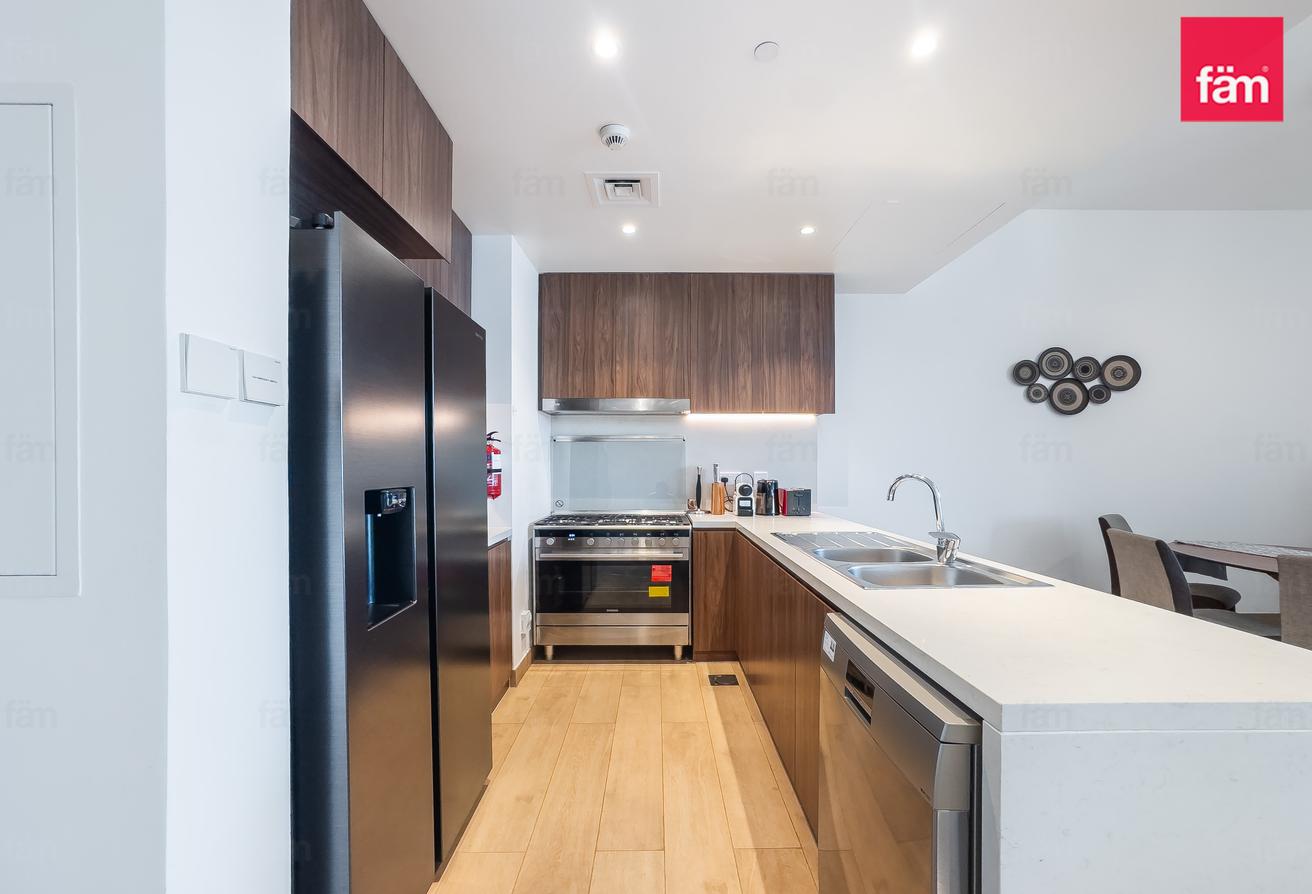 Spacious Balcony | Corner Unit | Seaview photo 7