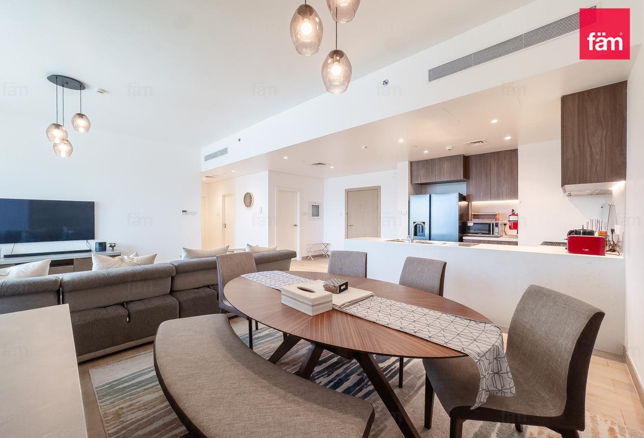 Spacious Balcony | Corner Unit | Seaview photo 5