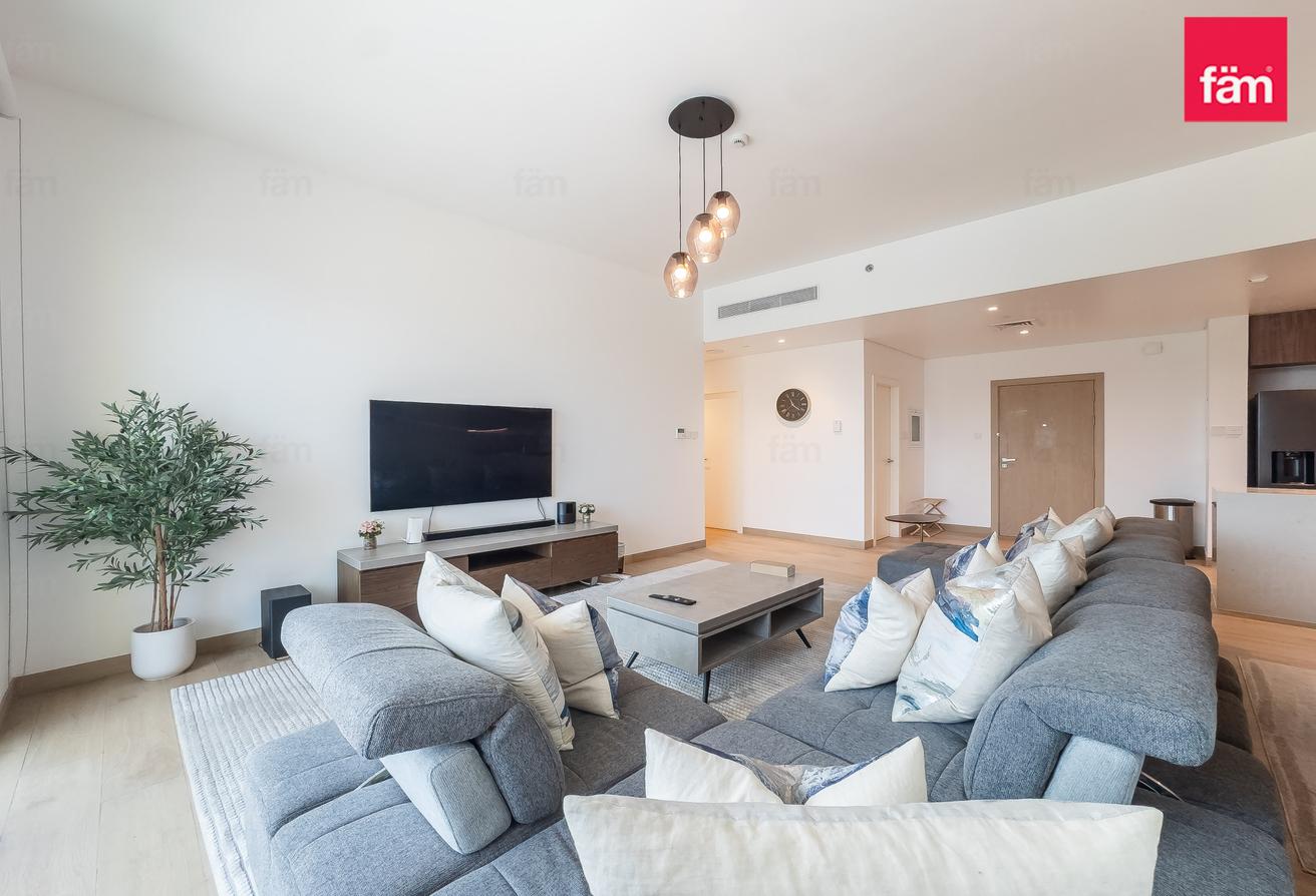 Spacious Balcony | Corner Unit | Seaview photo 8