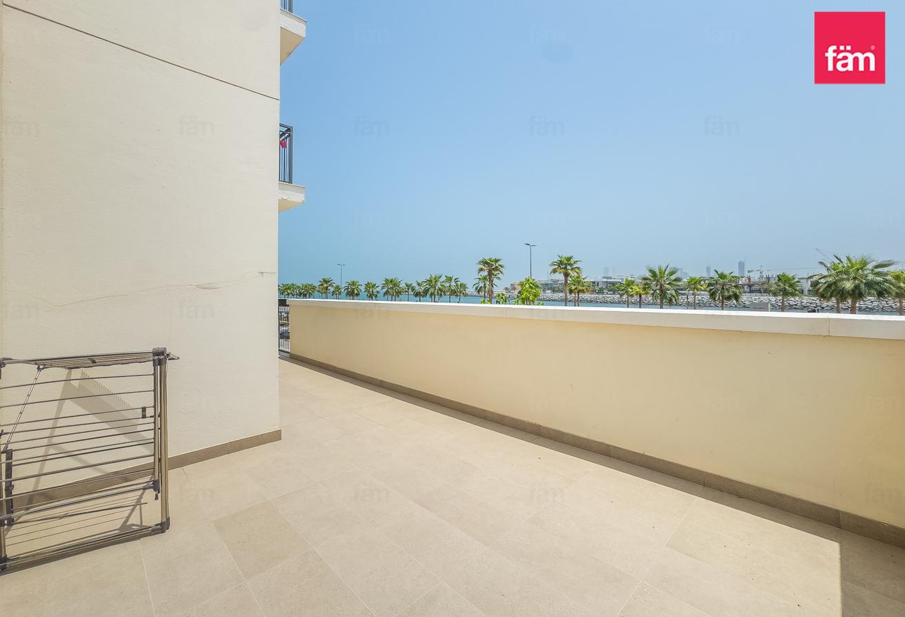 Spacious Balcony | Corner Unit | Seaview photo 22