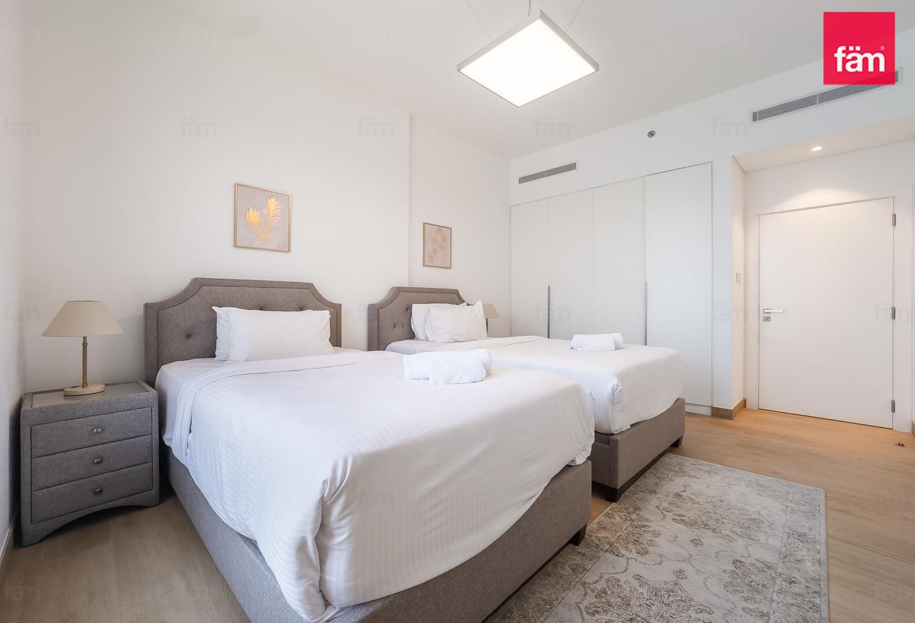 Spacious Balcony | Corner Unit | Seaview photo 14