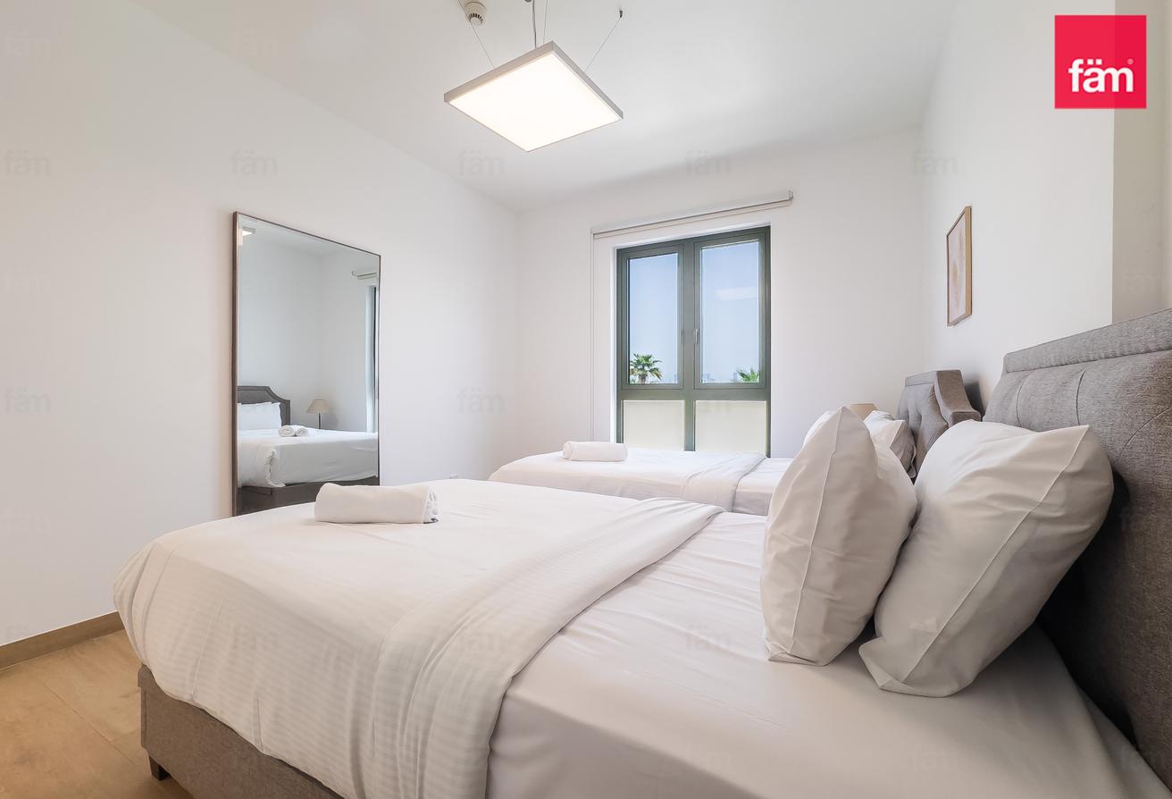 Spacious Balcony | Corner Unit | Seaview photo 11