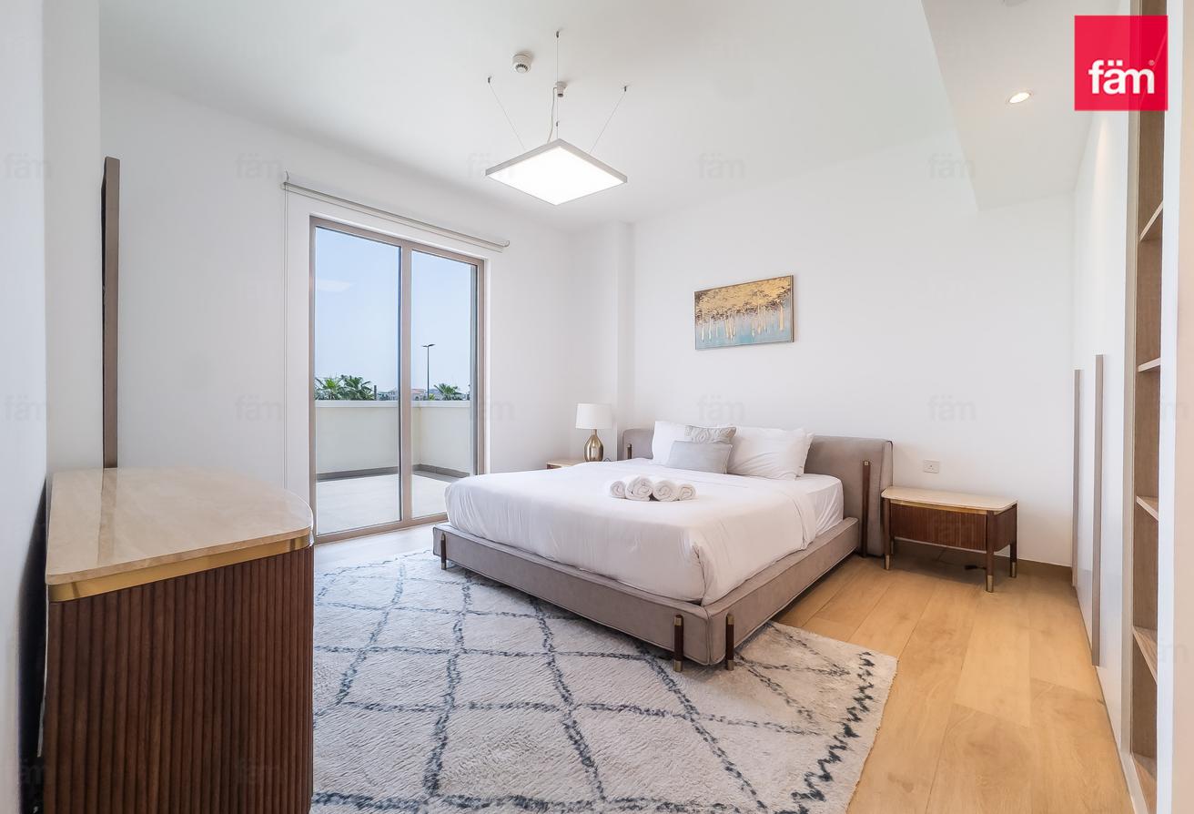 Spacious Balcony | Corner Unit | Seaview photo 9