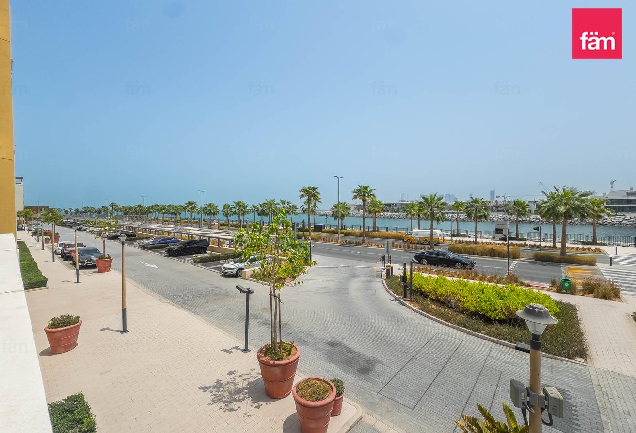 Spacious Balcony | Corner Unit | Seaview photo 23