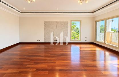 Villa - 4 - 4 for sale in Montgomerie Maisonettes - Emirates Hills - Dubai Villa - 4 - 4 for sale in Montgomerie Maisonettes - Emirates Hills - Dubai