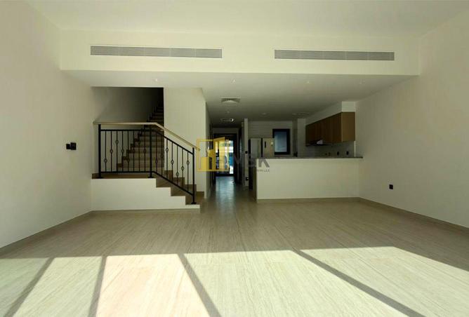 87033594 - صورة العقار 2