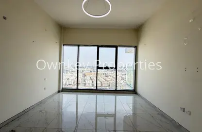 شقة - غرفة نوم - 2 حمامات للايجار في برج تيتانيوم - الكرامة - دبي