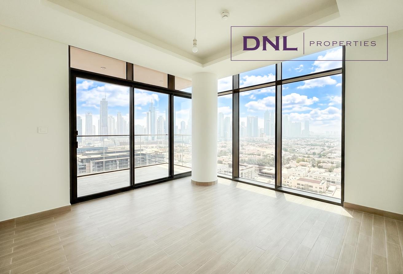 Spacious Layout | Park Living | Luxury photo 2