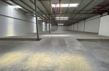 Warehouse - Studio - 1 Bathroom for rent in Umm Ramool - Dubai