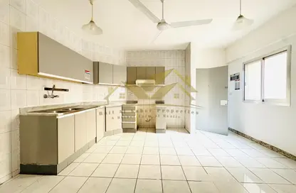 Apartment - Studio - 1 Bathroom for rent in Al Karama Sqaure - Al Karama - Dubai