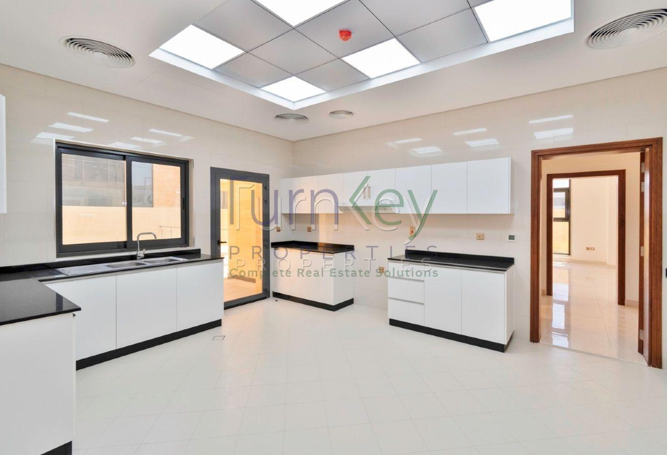 Luxury 6 BR Villa I Pool I Lift I Solar photo 15