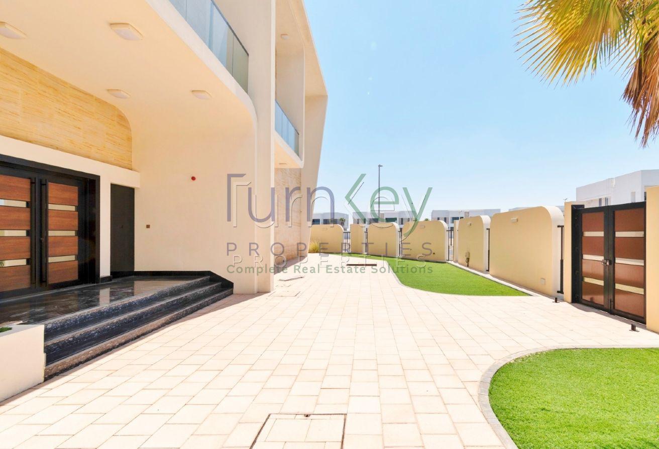 Luxury 6 BR Villa I Pool I Lift I Solar photo 20