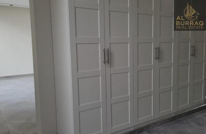Villa - 4 - 5 for rent in Al Aweer 1 - Al Aweer - Dubai Villa - 4 - 5 for rent in Al Aweer 1 - Al Aweer - Dubai