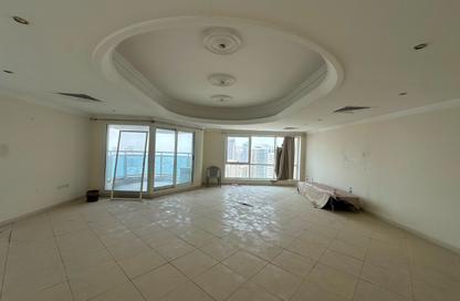 Apartment - 3 Bedrooms - 4 Bathrooms for sale in Al Majaz 3 - Al Majaz - Sharjah Apartment - 3 Bedrooms - 4 Bathrooms for sale in Al Majaz 3 - Al Majaz - Sharjah